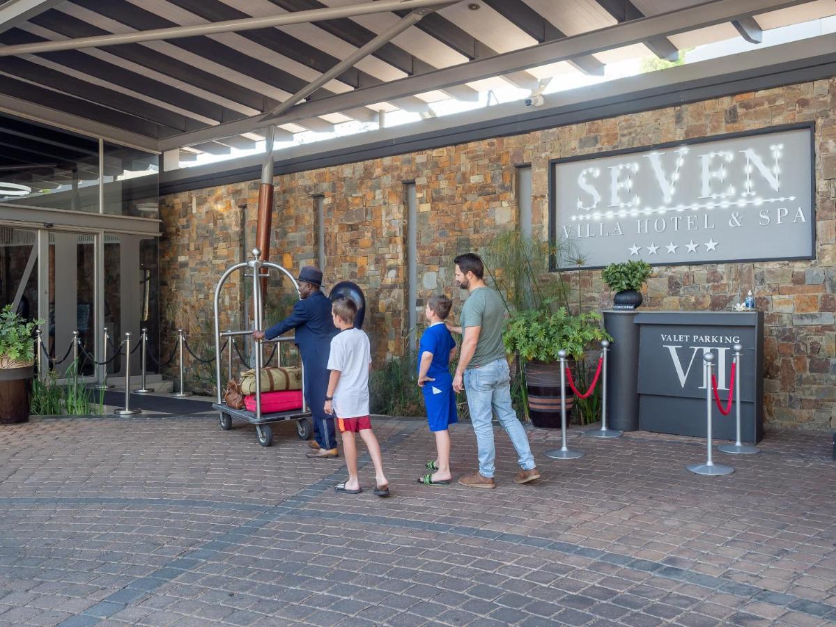 Seven Villa Hotel&Spa Johannesburg Buitenkant foto The entrance of the hotel